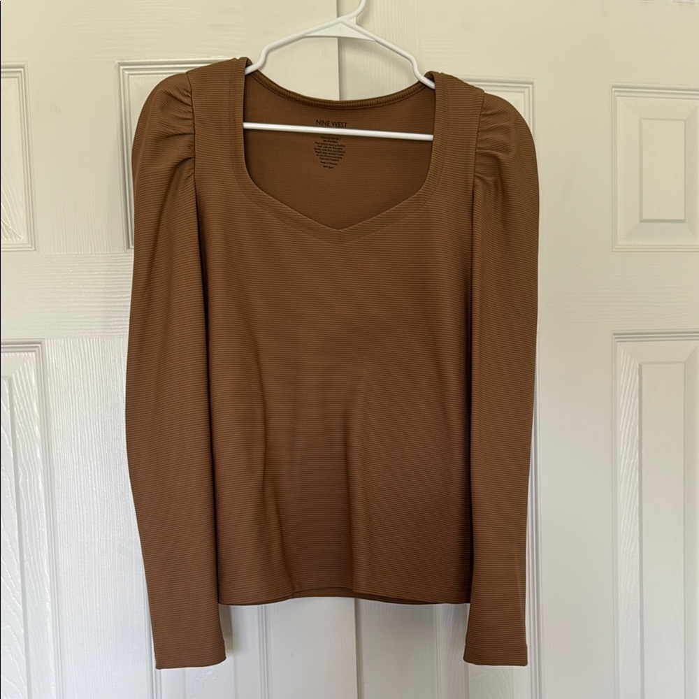 Nine West brown/tan ribbed top